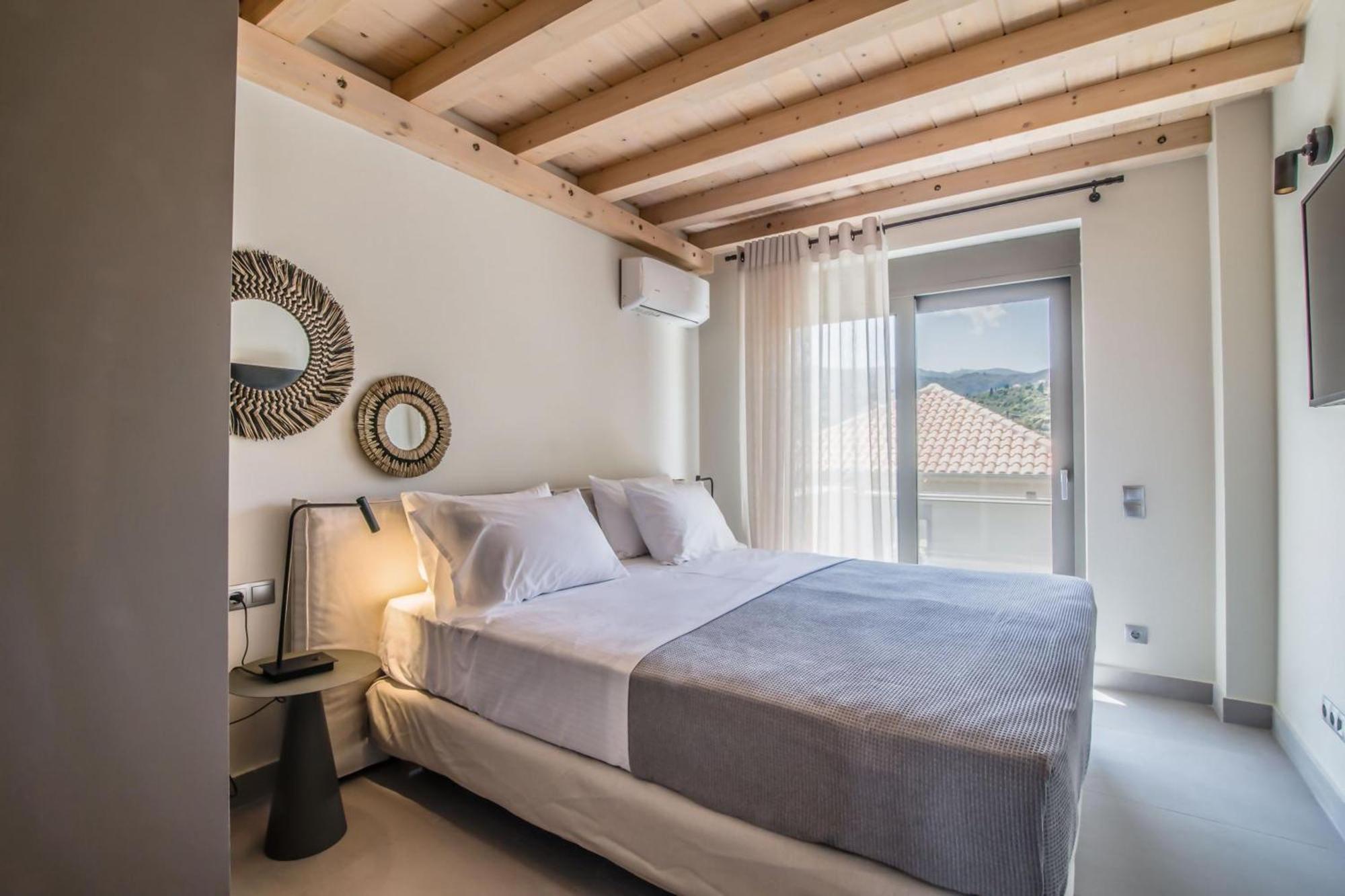 Blue Symphony Suites Apartments Никиана Экстерьер фото