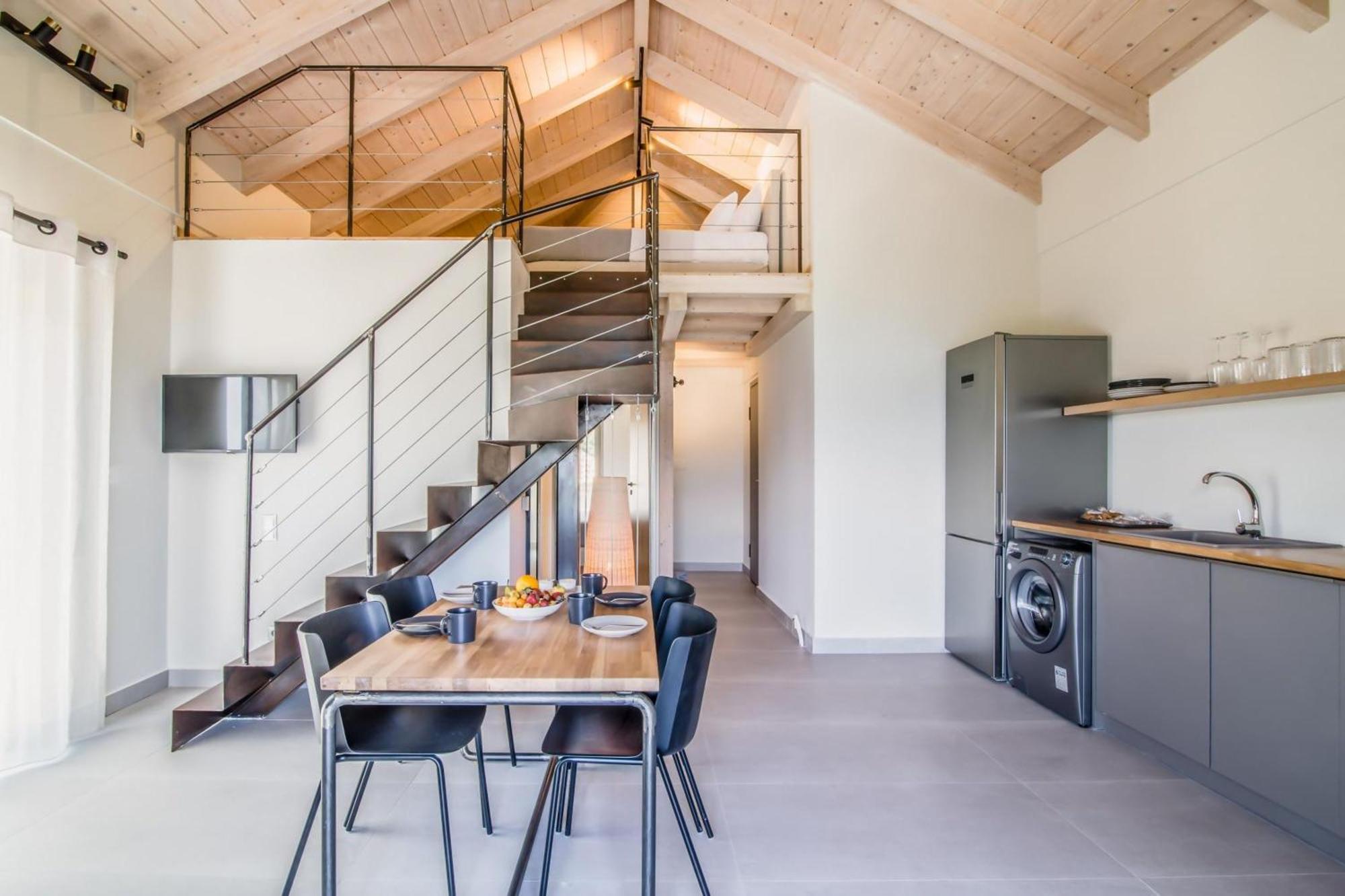 Blue Symphony Suites Apartments Никиана Экстерьер фото