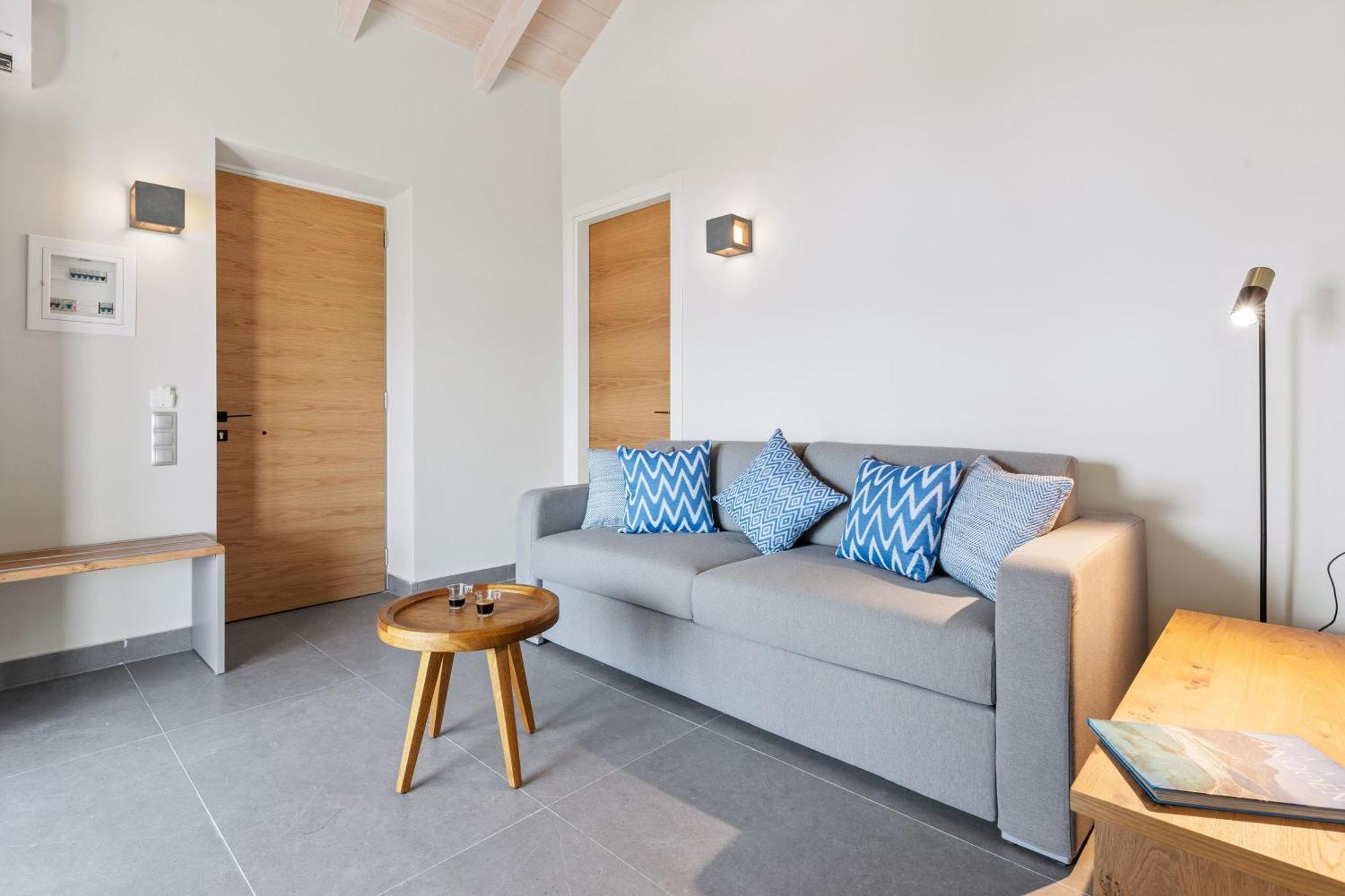 Blue Symphony Suites Apartments Никиана Экстерьер фото